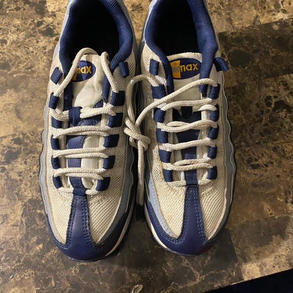 Amazing boys air max 95’ - Picture 2 of 4